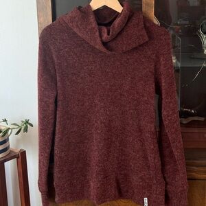 Kavu Women’s Maroon Turtleneck